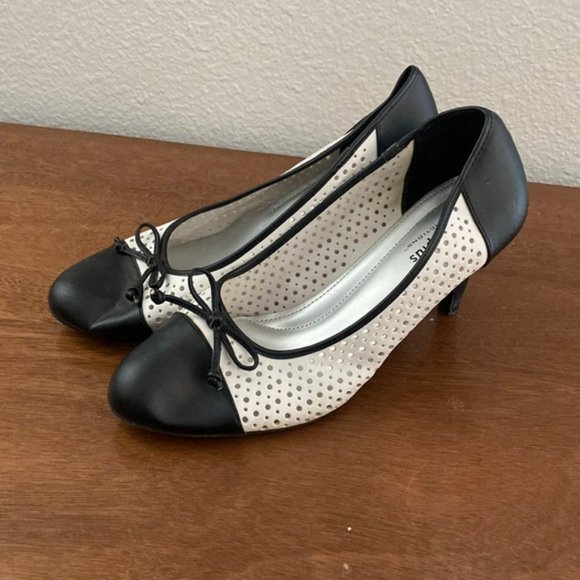 VINTAGE VIBE Predictions Pumps